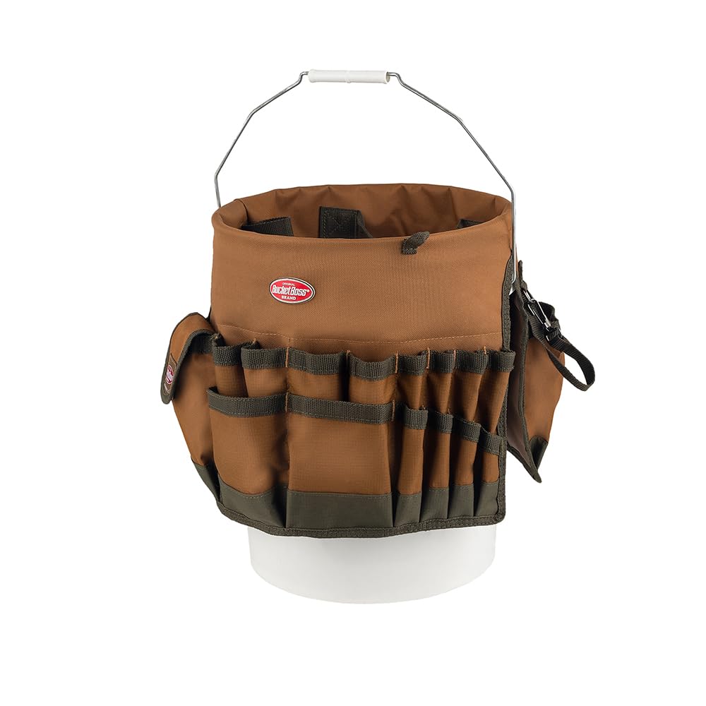 Bucket Boss organizador en uso en obra para transportar herramientas fácil