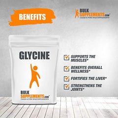 BulkSupplements glycine en polvo añadido a un batido, facilita la mezcla diaria