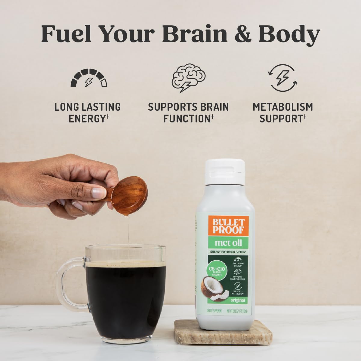 Bulletproof aceite vertiéndose para mostrar textura suave y versatilidad