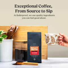 Bulletproof Mentalist café servido en taza, realza sabor limpio y aroma