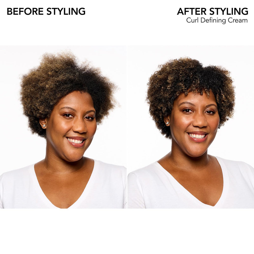 Bumble and bumble aplicación con manos en cabello húmedo para mejor definición y desenredo