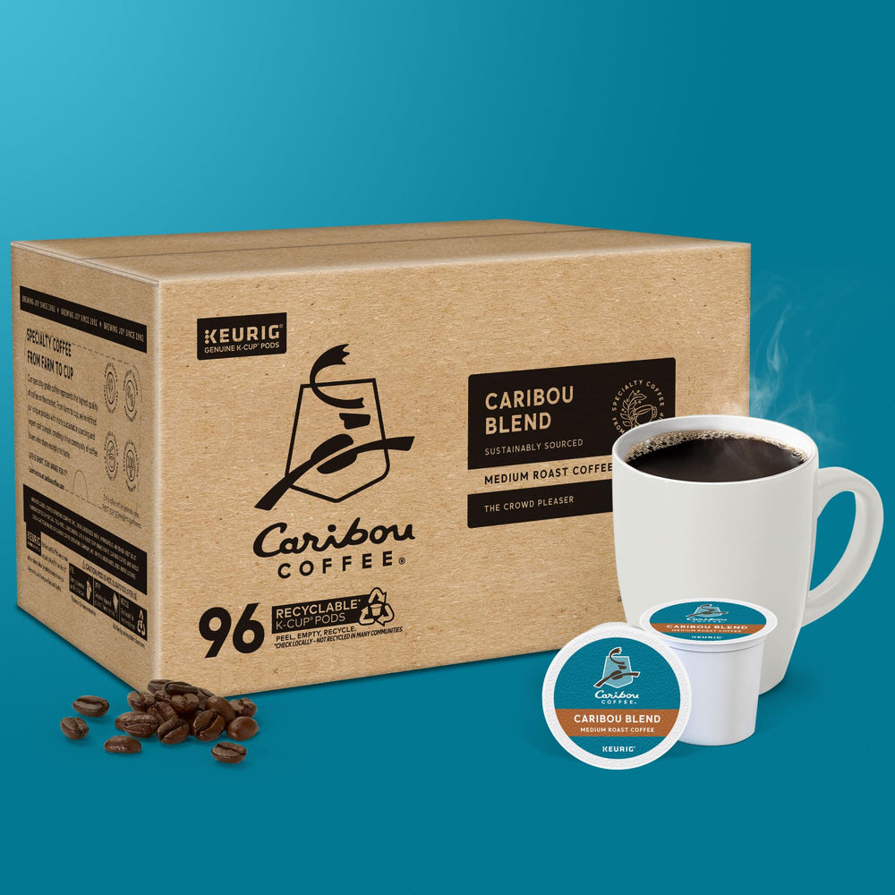 Caribou Coffee escena de cocina con taza y cápsulas transmitiendo estilo de vida