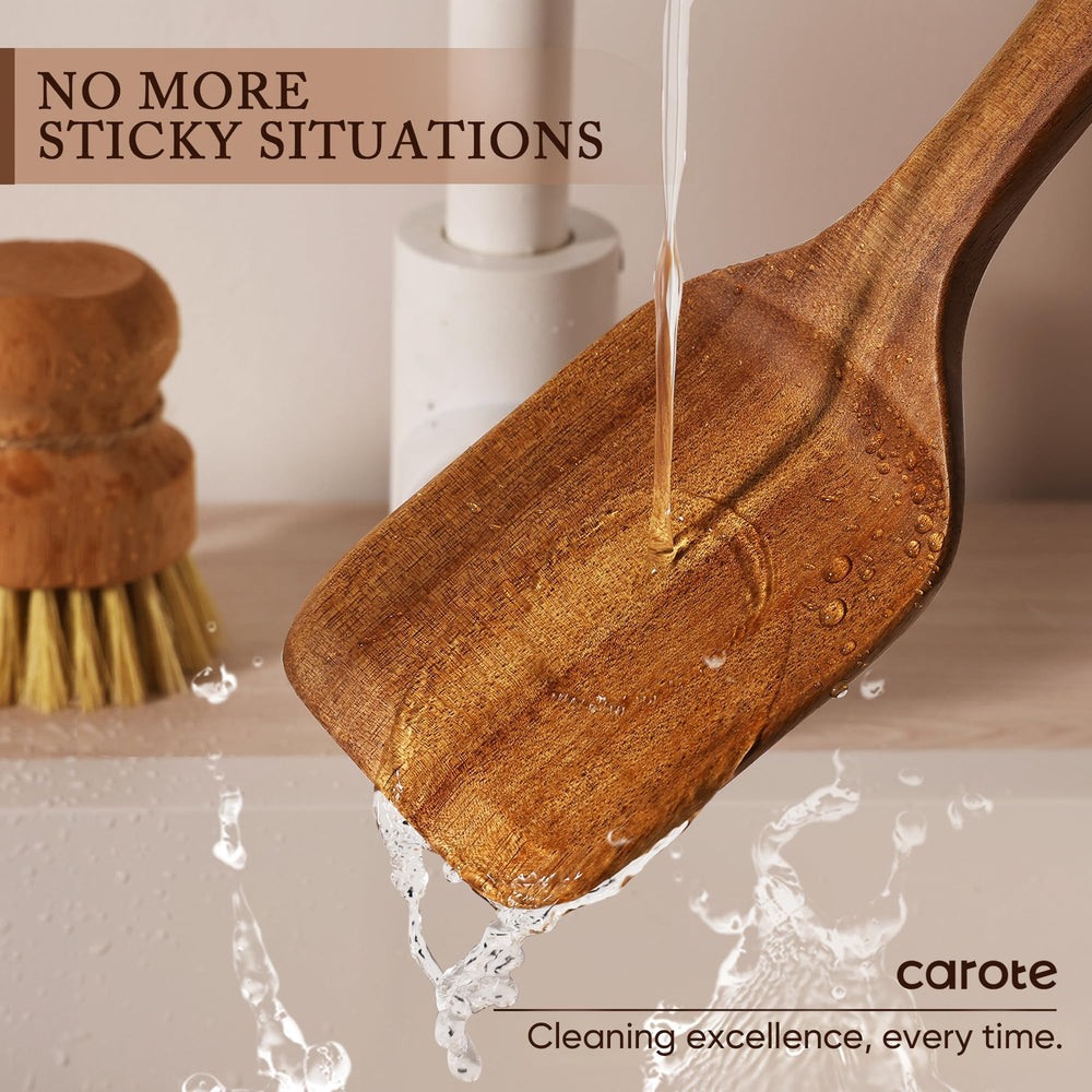 CAROTE comparación de tamaño en manos muestra ergonomía y ligereza