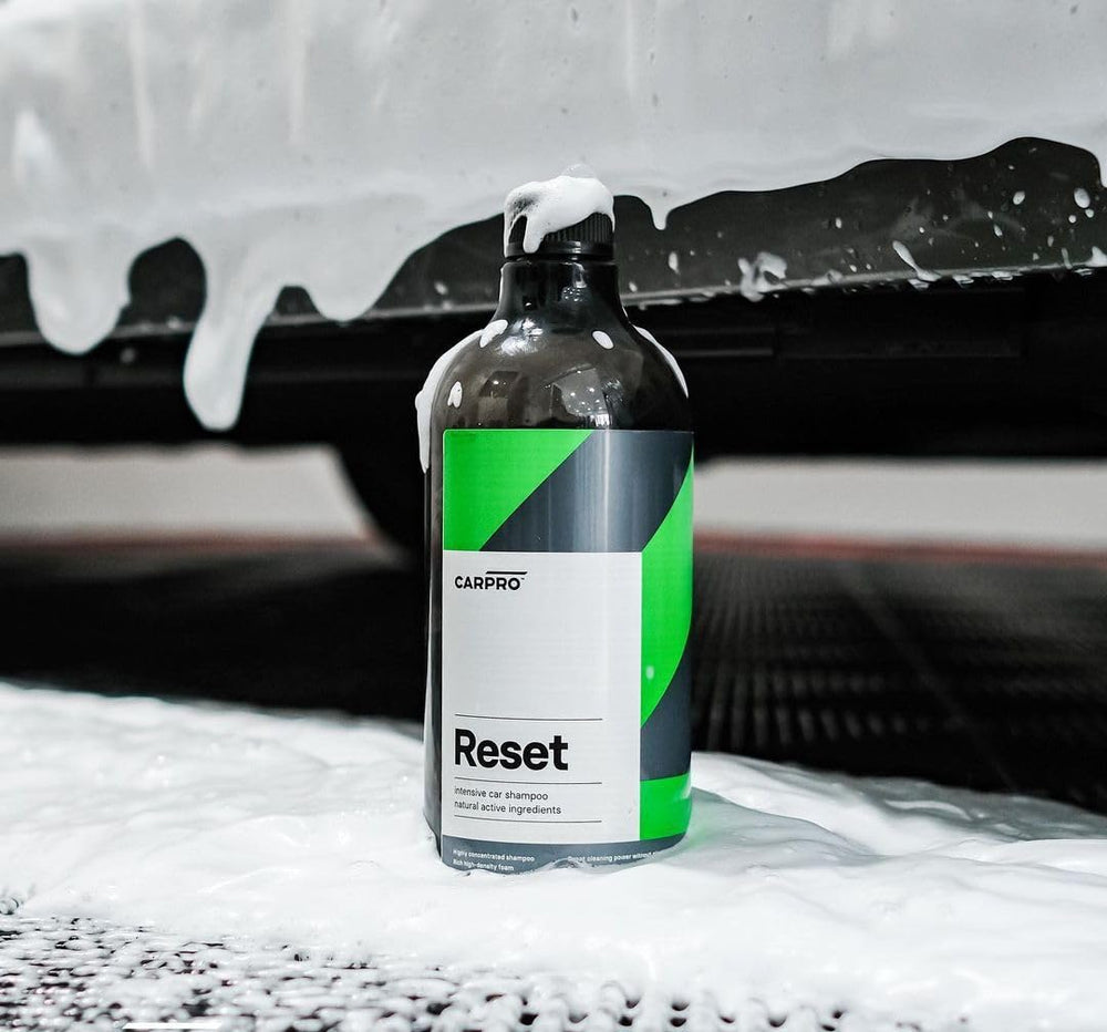 CARPRO Reset vehículo secado mostrando acabado brillante protegido