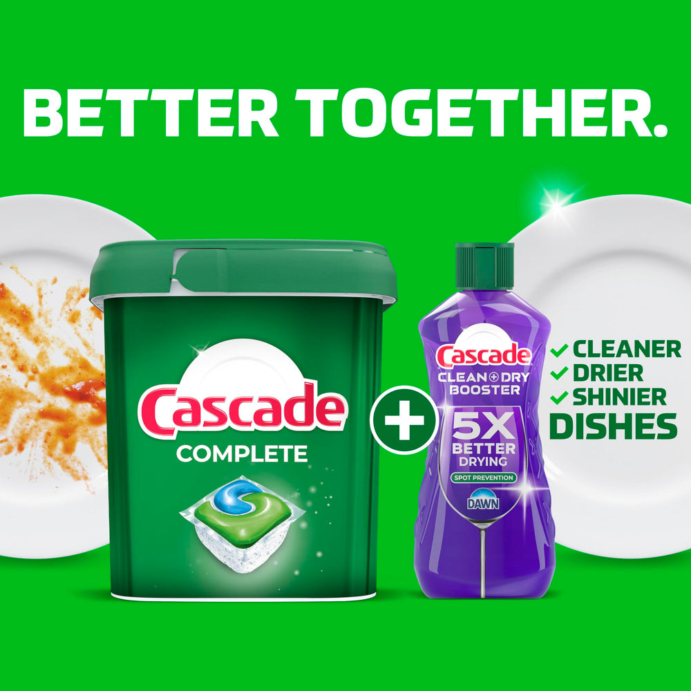 Cascade cápsula en mano para comparar tamaño y uso cotidiano