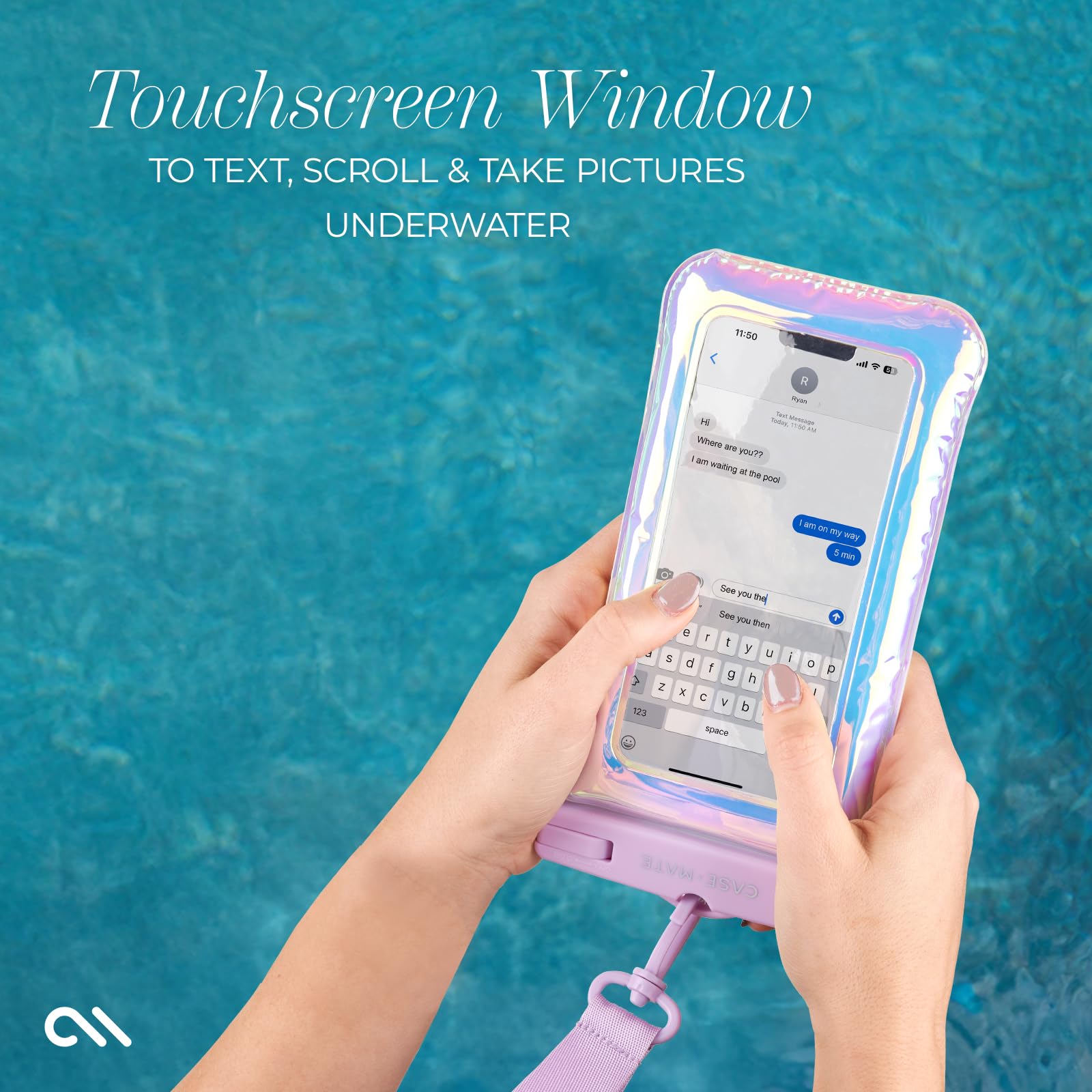 Case-Mate en uso en la playa con pantalla táctil operable
