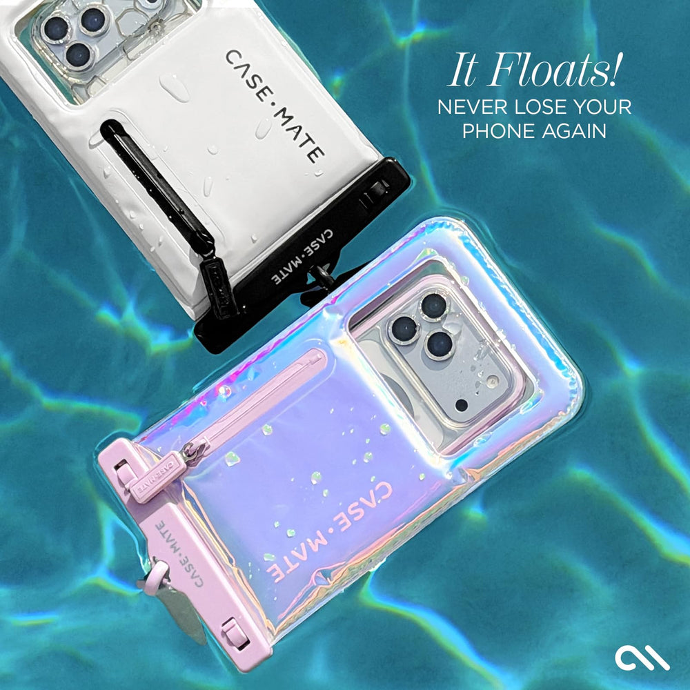 Case-Mate flotando en piscina con teléfono funcional para fotos