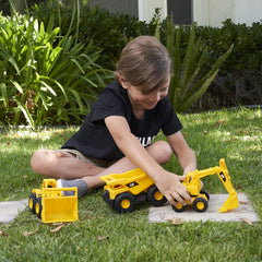 CAT excavadora brazo articulado mostrando rango y beneficio de juego realista