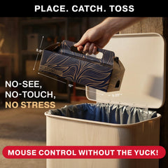 Catchmaster trampa colocada junto al zócalo para control discreto de plagas