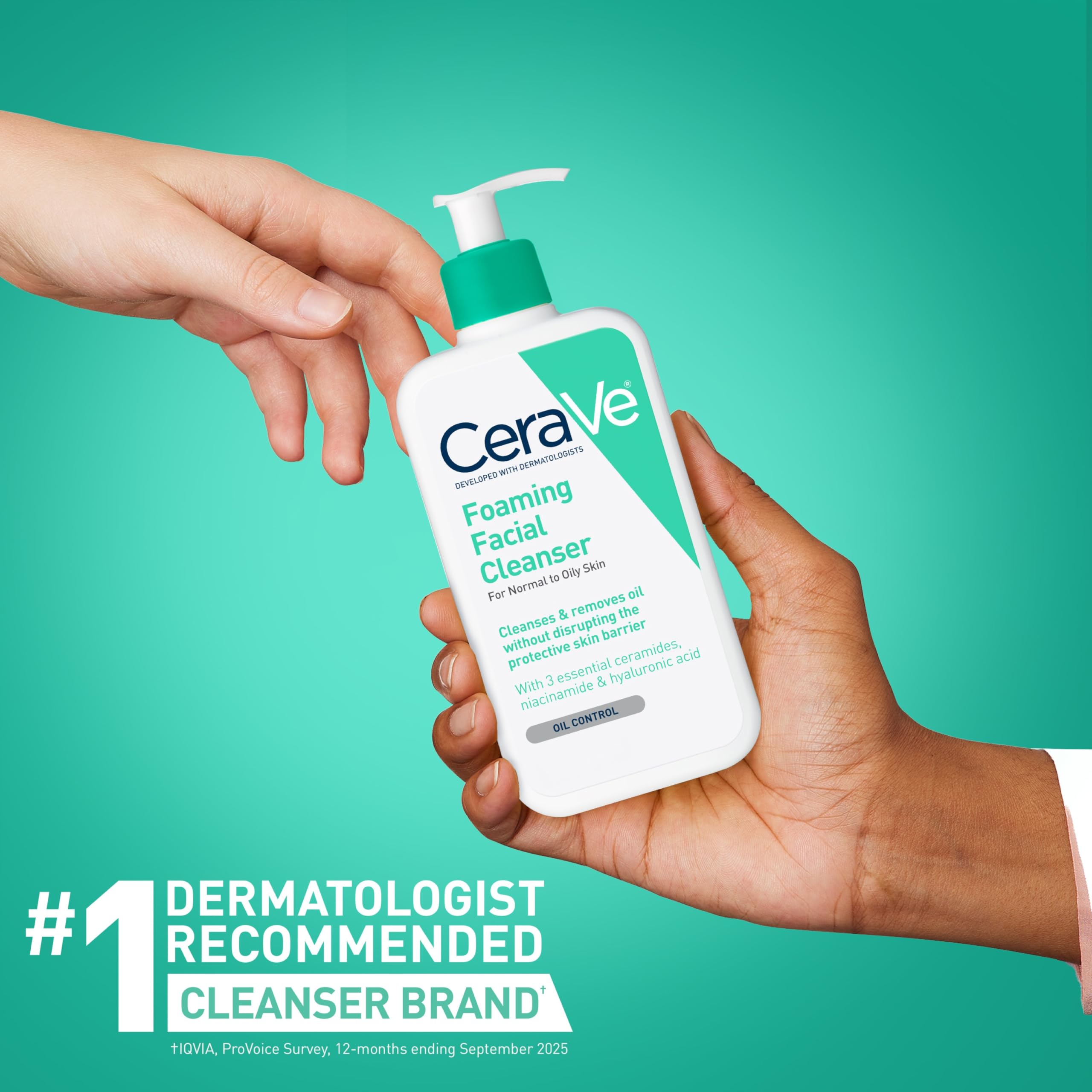 CeraVe etiqueta de ingredientes resaltando ceramidas y ácido hialurónico