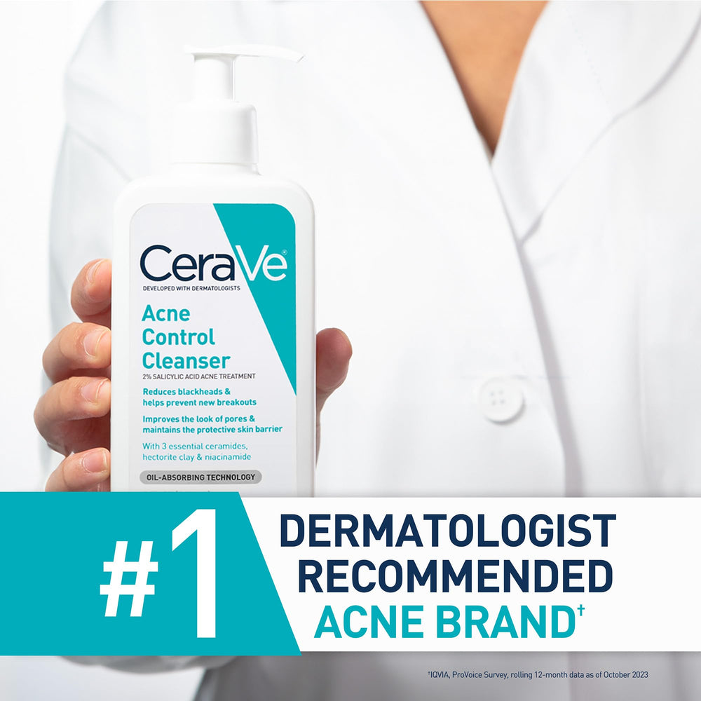 CeraVe producto en uso sobre piel mostrando reducción de brillo y poros más limpios