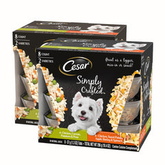 Cesar envase frontal mostrando topper de pollo y diseño práctico
