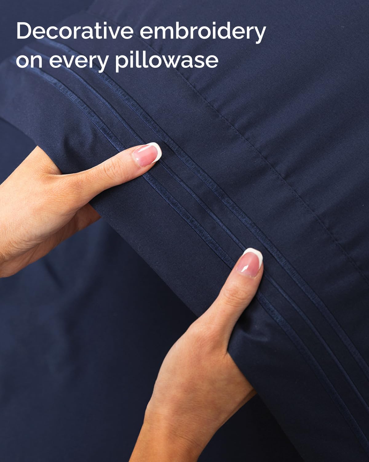 CGK Unlimited sábana plana extendida en cama mostrando caída y acabado elegante