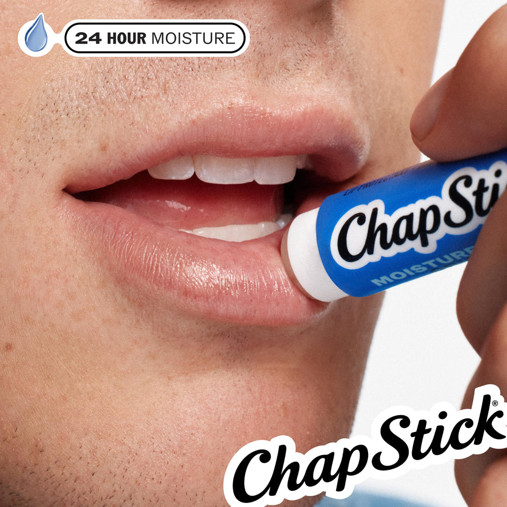 ChapStick aplicado al aire libre mostrando protección y confort solar