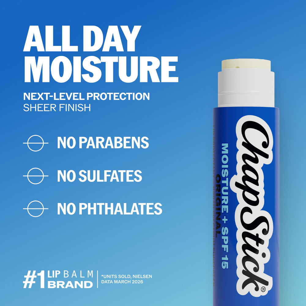 ChapStick en bolso de viaje destacando su comodidad para llevar