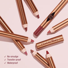 Charlotte Tilbury perfilador aplicado en modelo realza labios natural y cómodo