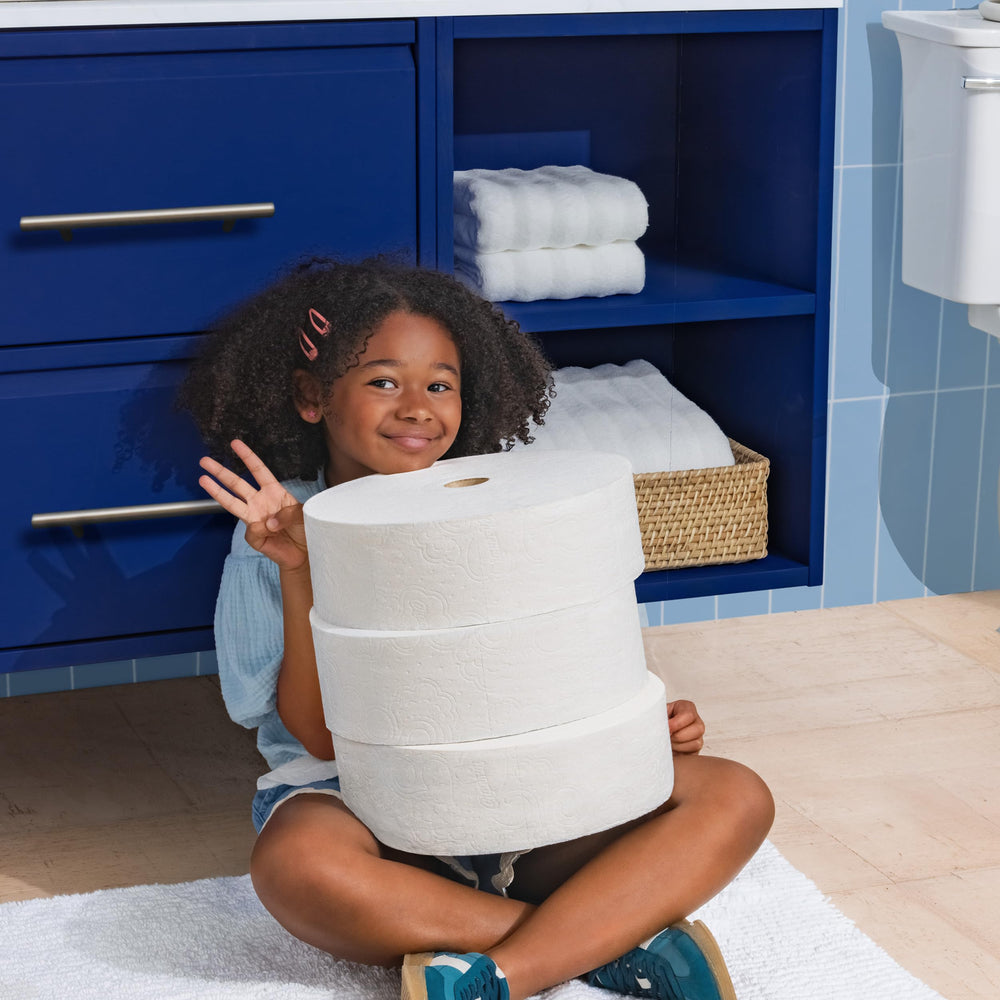Charmin rollo instalado en portarrollos grande para verificar ajuste
