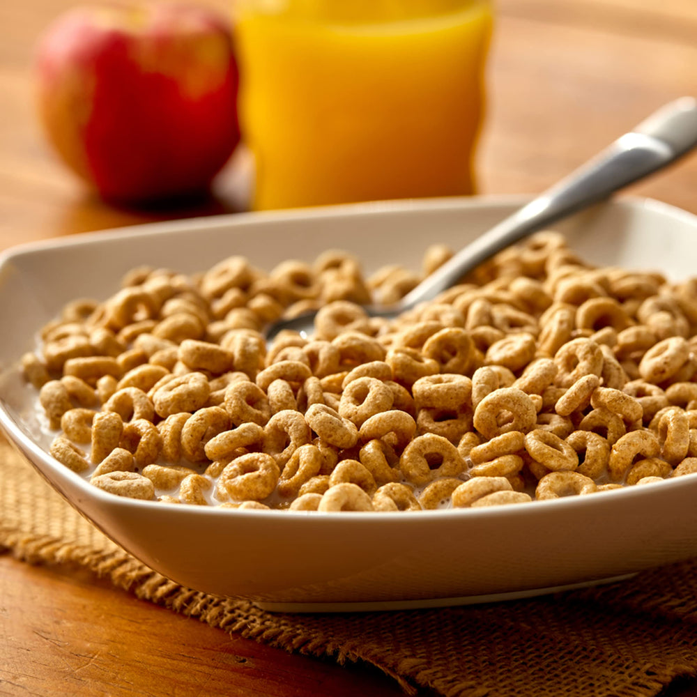 Cheerios etiqueta de ingredientes destacando granos integrales