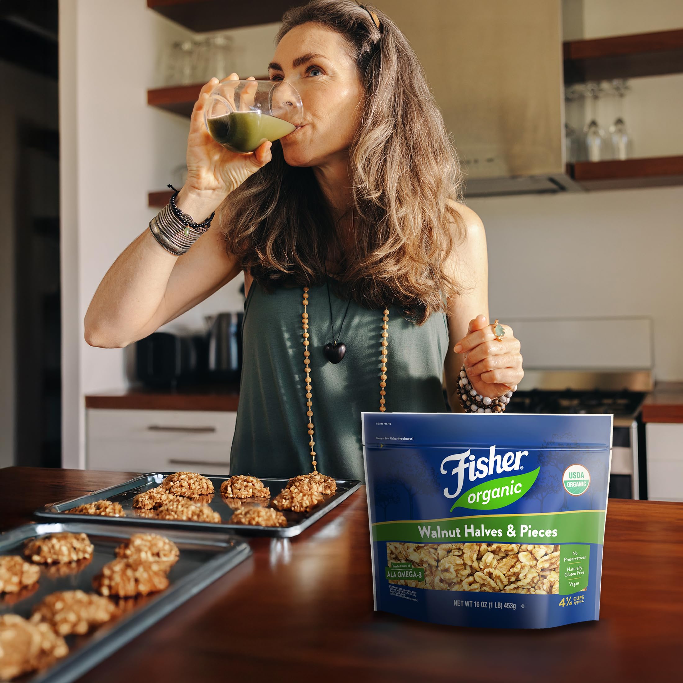 CHEF'S NATURALS mano sosteniendo porción para idea de tamaño