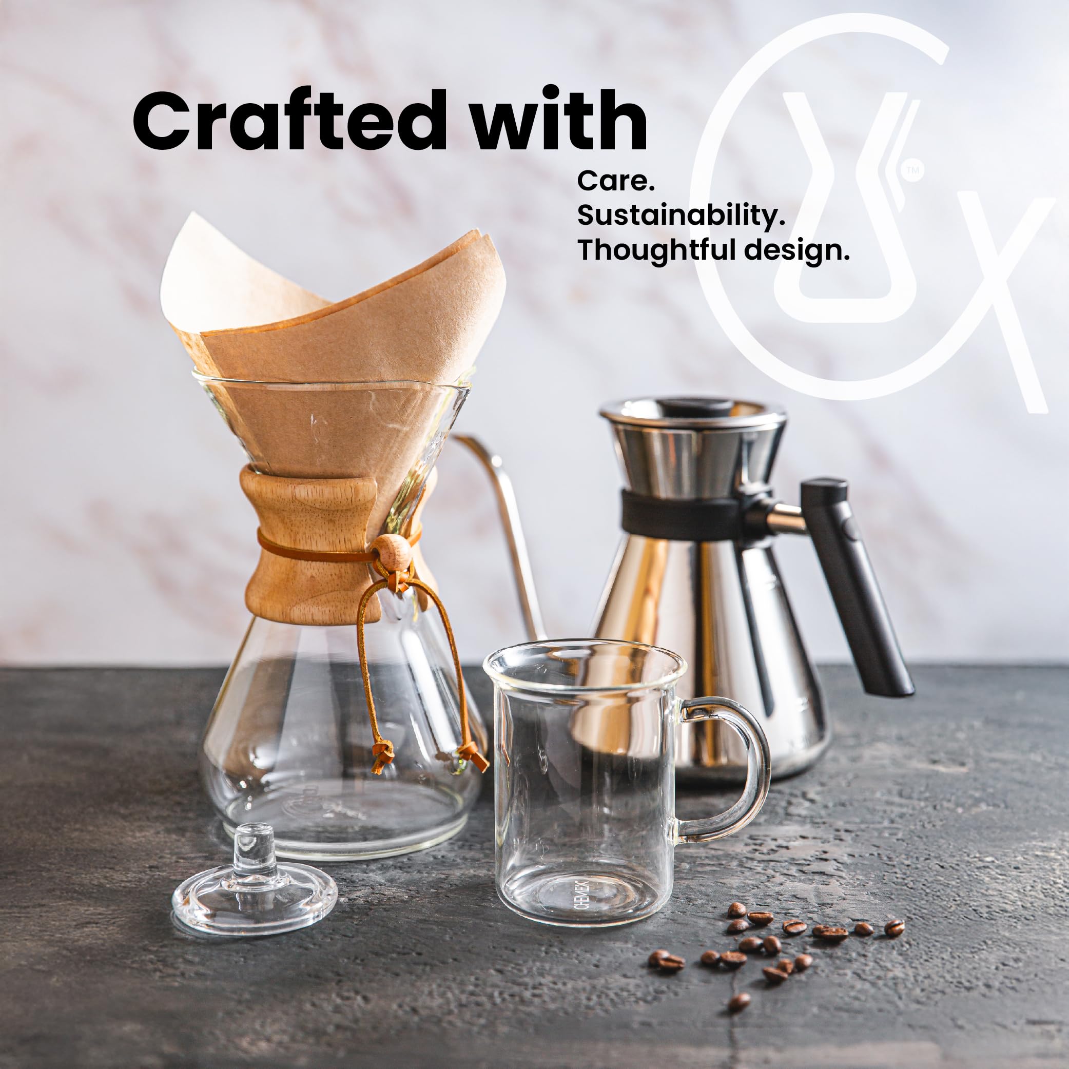 Chemex vista cercana del borde cuadrado que mantiene la forma durante la extracción