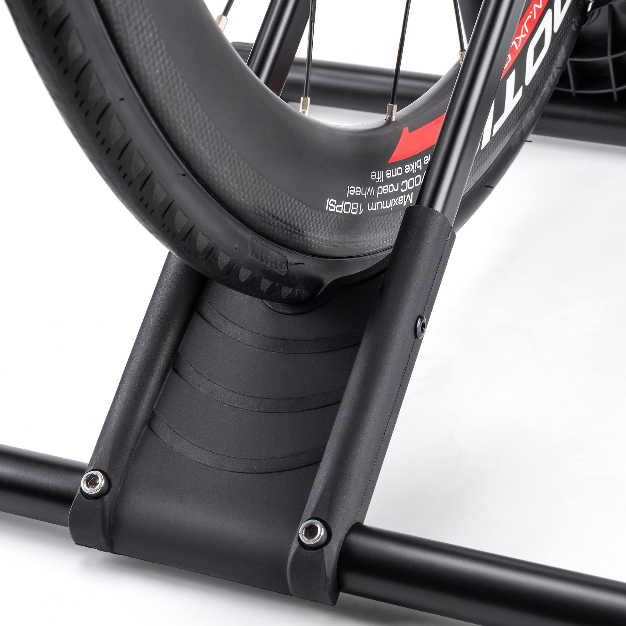 CHEPARK comparación de tamaño con bicicleta para visualizar escala