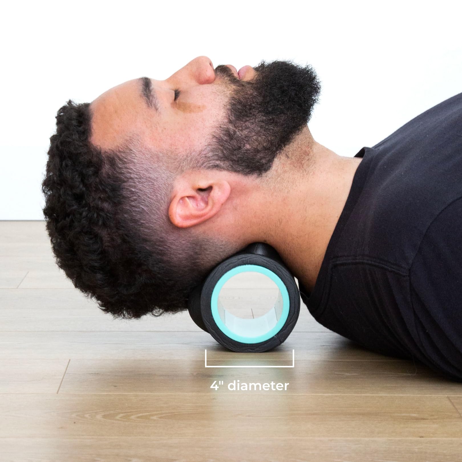 Chirp Wheel XR en mano para escala, tamaño de 4 pulgadas fácil de manejar