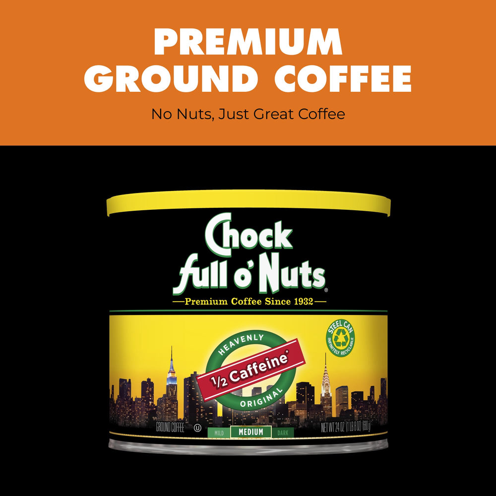 Chock Full o' Nuts vertido de café en taza resaltando color y cuerpo