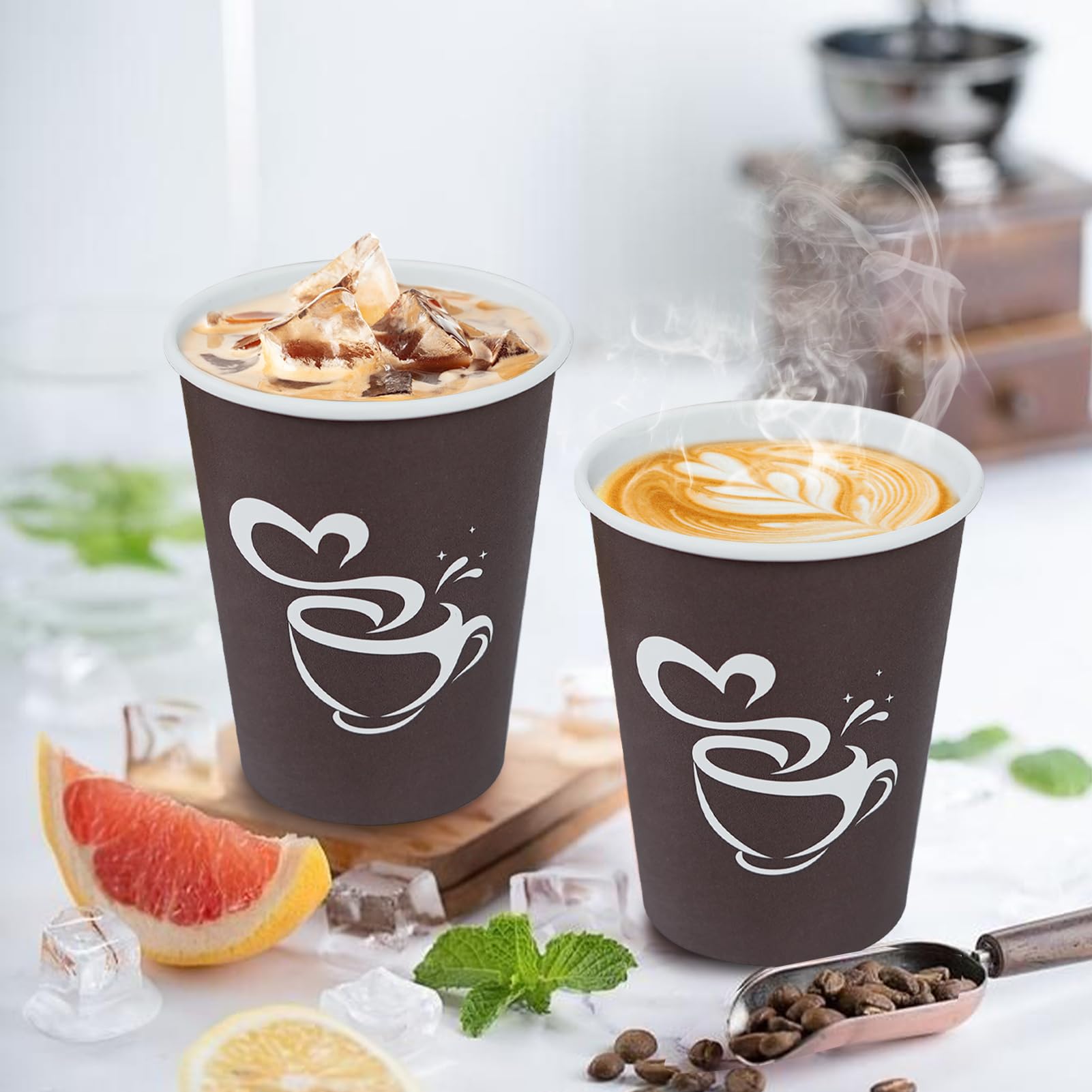 Clawsoff comparación de tamaño 12 oz junto a una taza estándar
