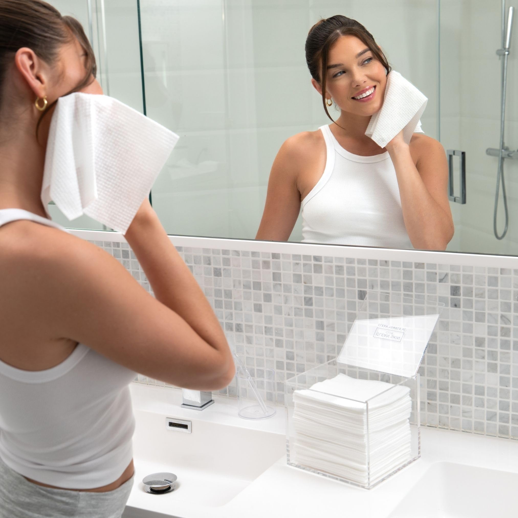 CLEAN SKIN CLUB perfil que muestra dimensiones compactas y estructura estable