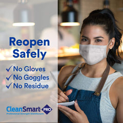 CleanSmart solución líquida cerca mostrando claridad y sin residuos visibles
