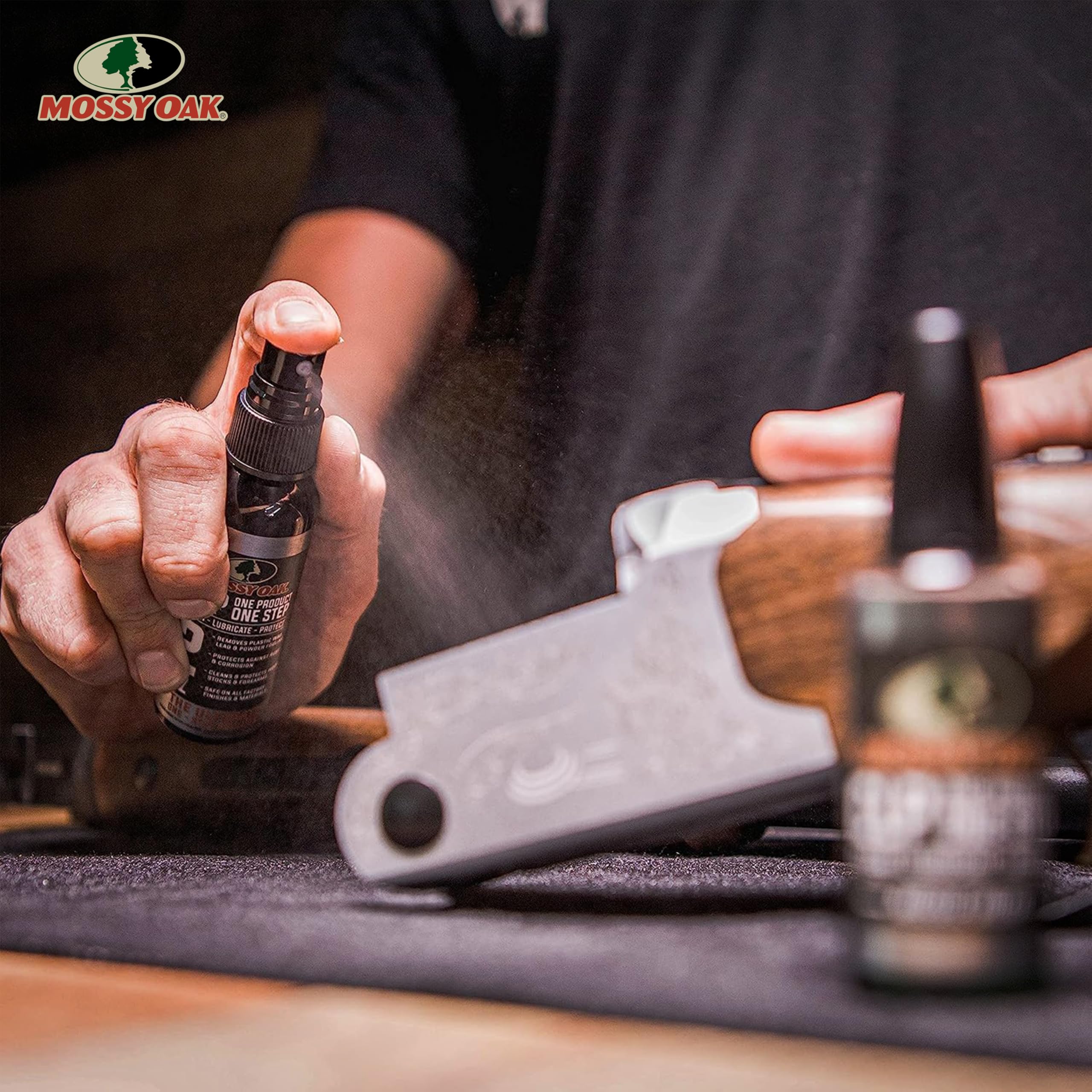 CLENZOIL etiqueta Mossy Oak y diseño de embalaje claro y profesional