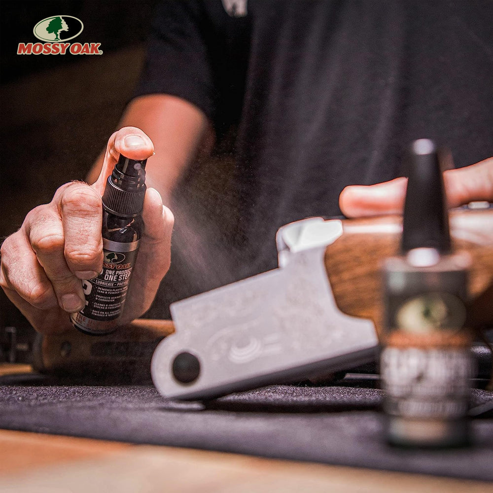 CLENZOIL etiqueta Mossy Oak y diseño de embalaje claro y profesional