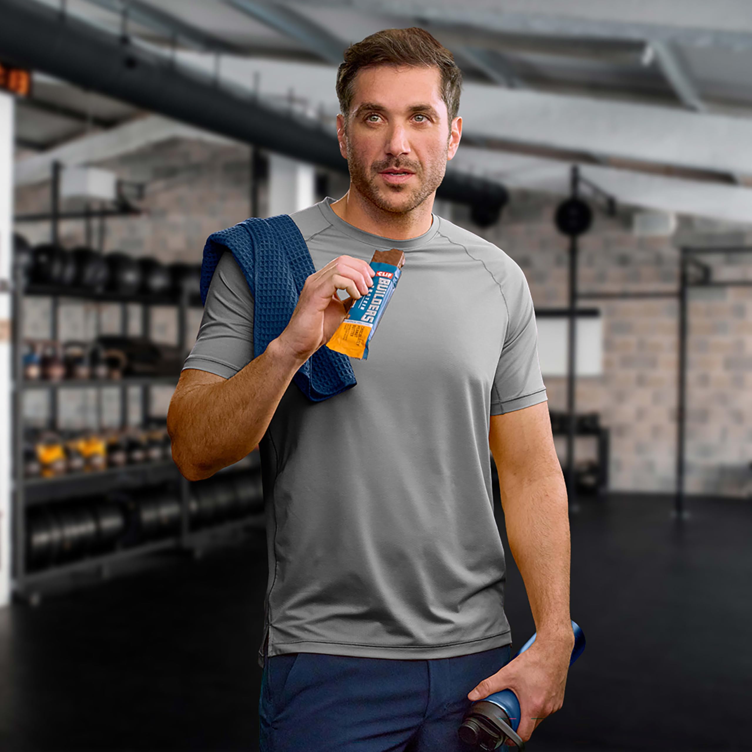CLIF BUILDERS barrita en bolsa de gimnasio, snack portátil para rutinas deportivas