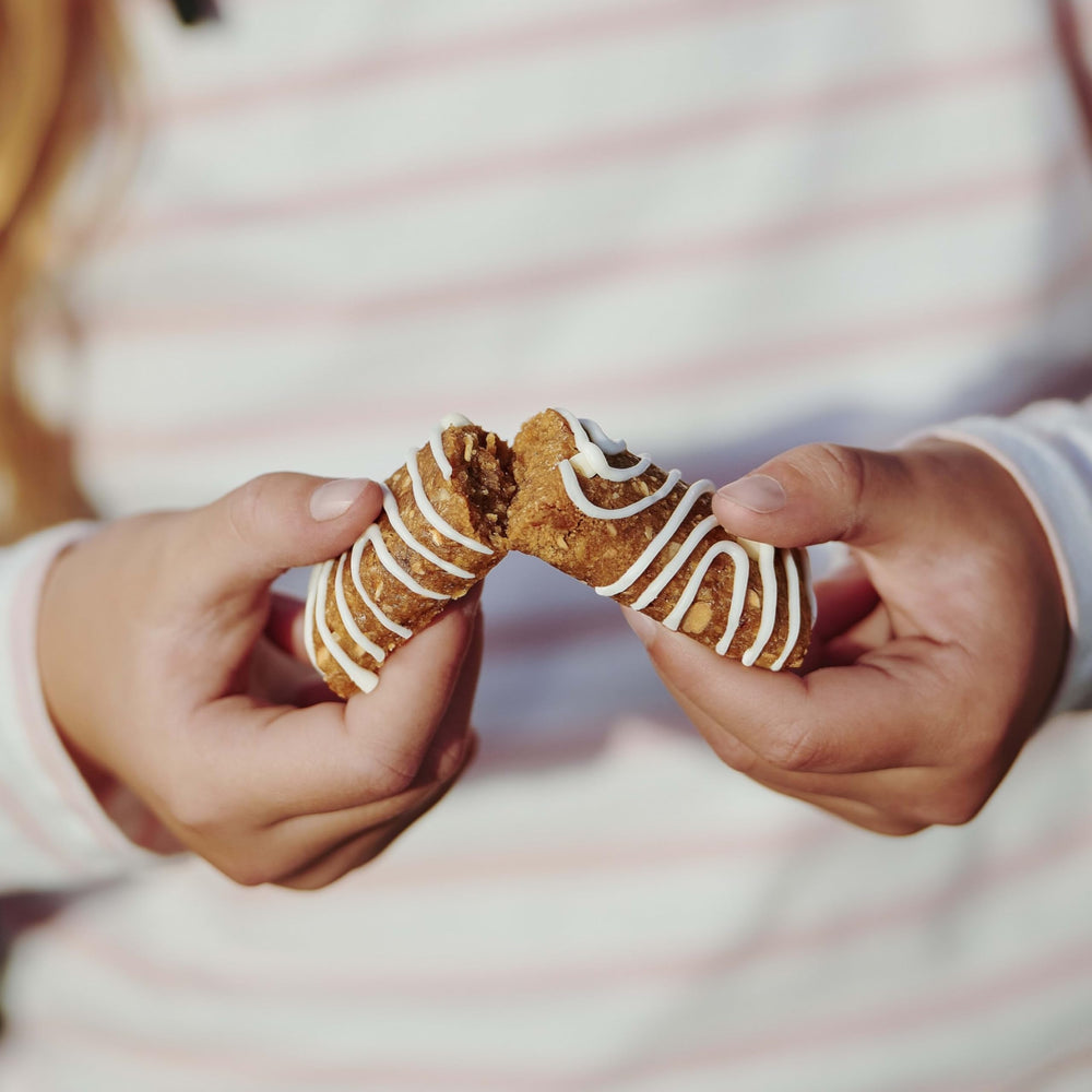 Clif Kid ZBar en un picnic al aire libre como snack para niños