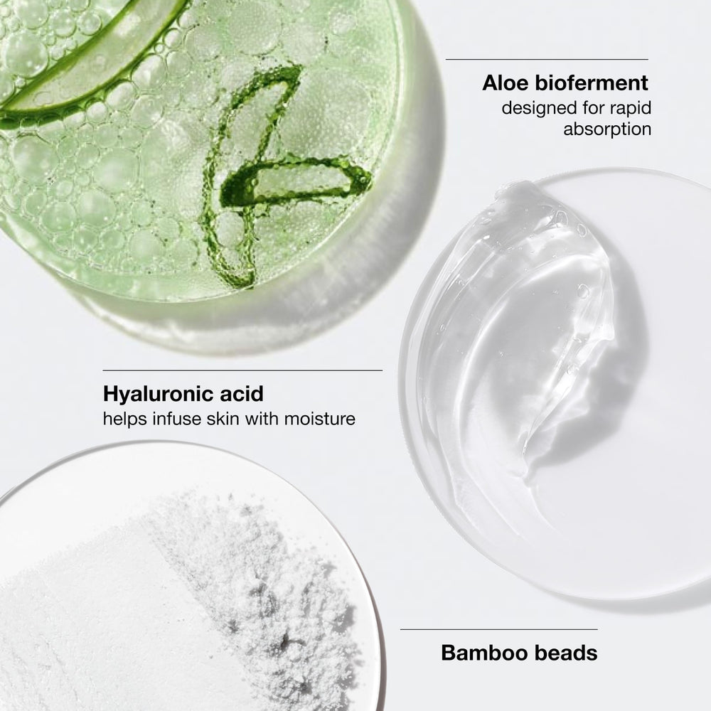Clinique primer plano de microperlas de bambú para exfoliación delicada