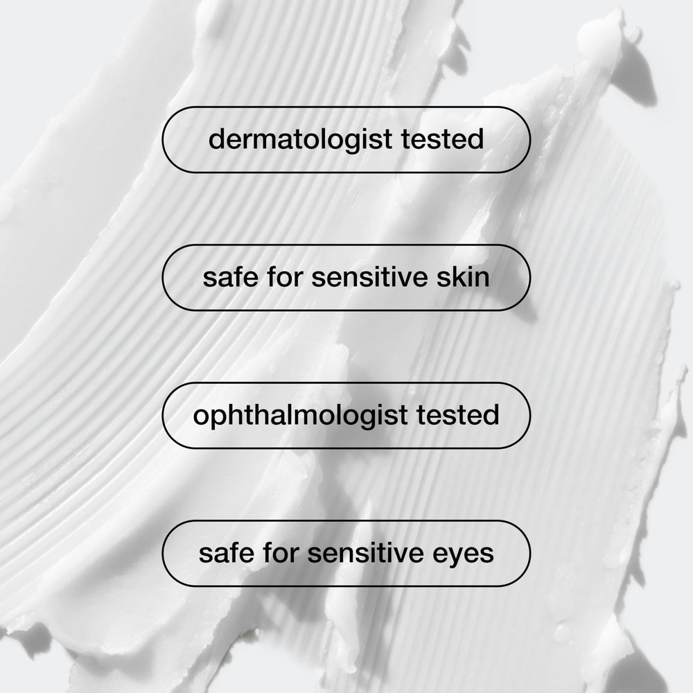 Clinique tarro mini con tapadera abierta listo para uso diario