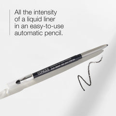 Clinique Quickliner primer plano de la mina mostrando textura cremosa y pigmento intenso