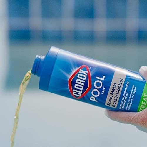 CLOROX Pool&Spa comparación antes y después que muestra limpieza