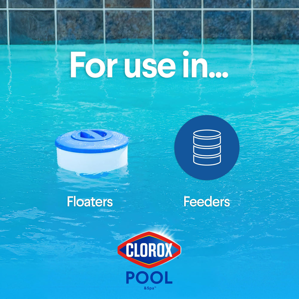 CLOROX Pool&Spa tableta en dosificador flotante demostrando dosificación segura