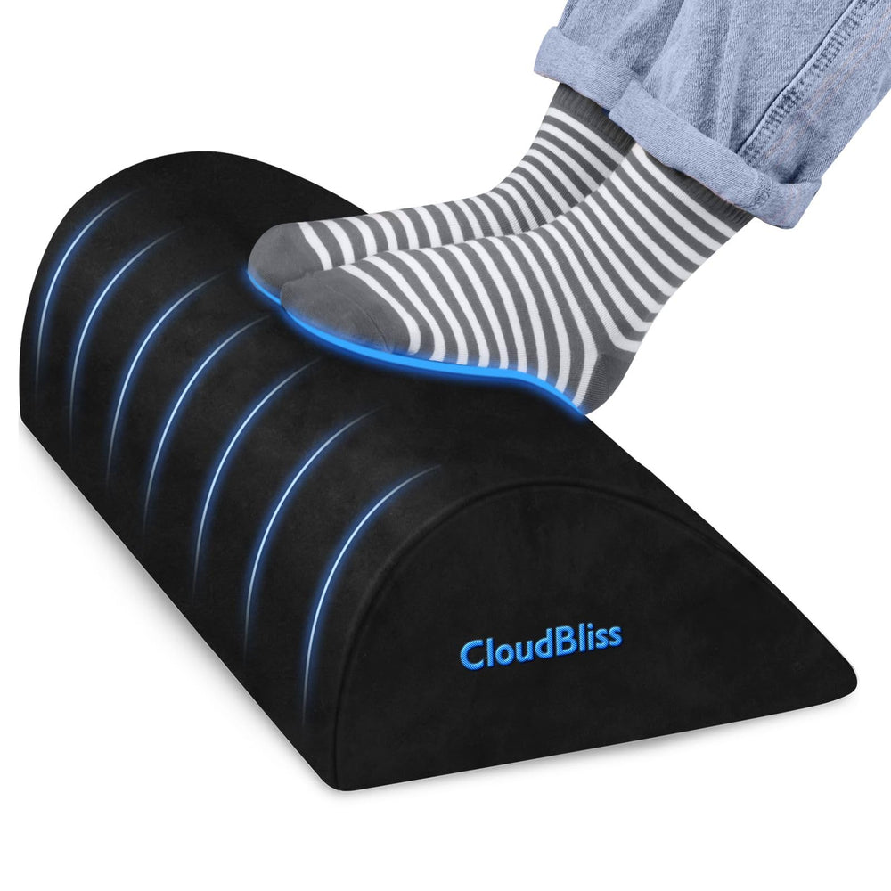 CloudBliss vista frontal del reposapiés negro que aporta soporte cómodo