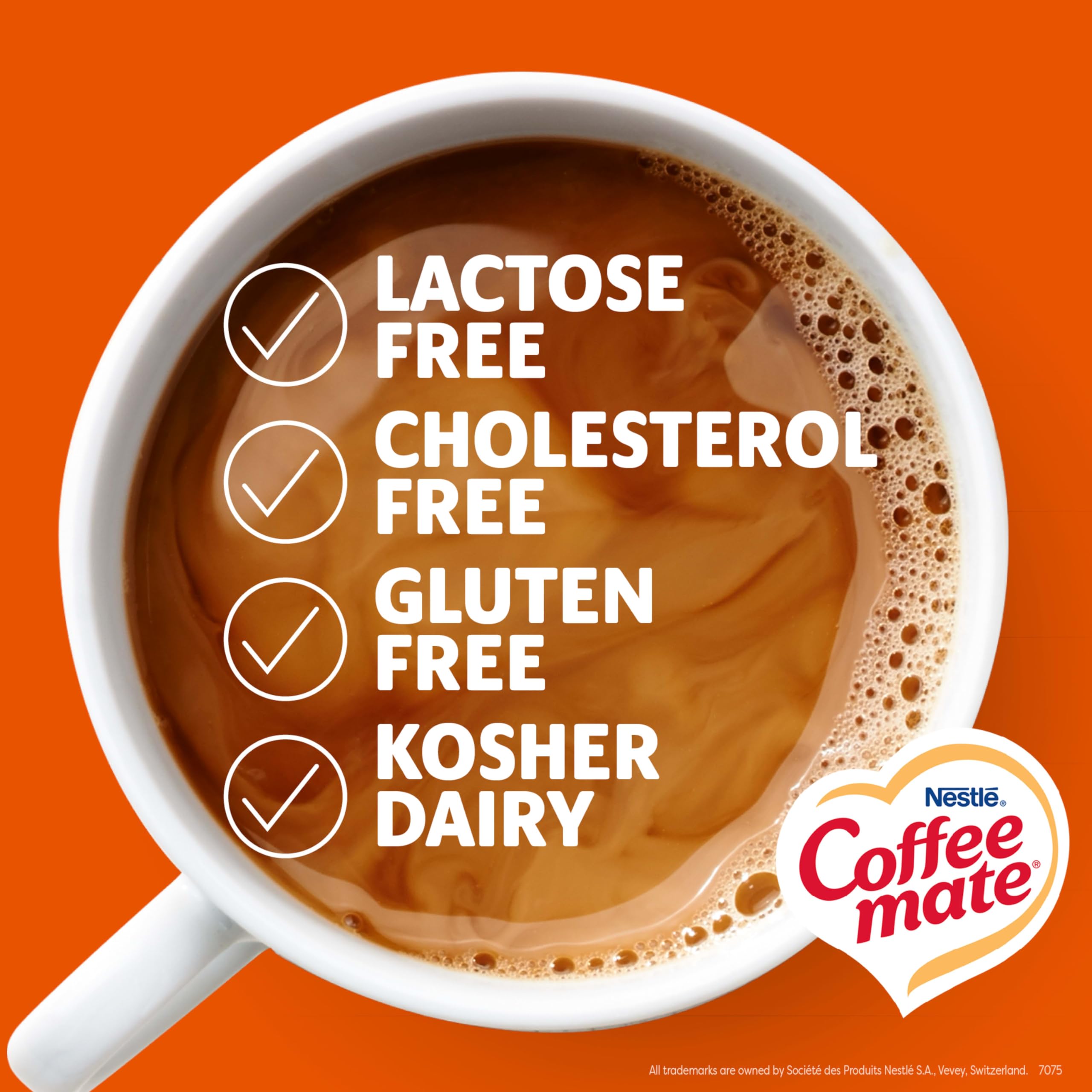 Coffee Mate crema en taza mostrando sabor avellana y aspecto cremoso