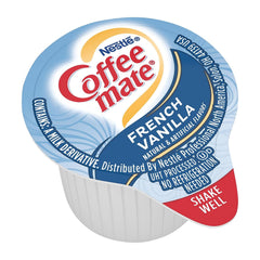 Coffee mate tarrina vertiéndose en café caliente, añade vainilla y cremosidad instantánea