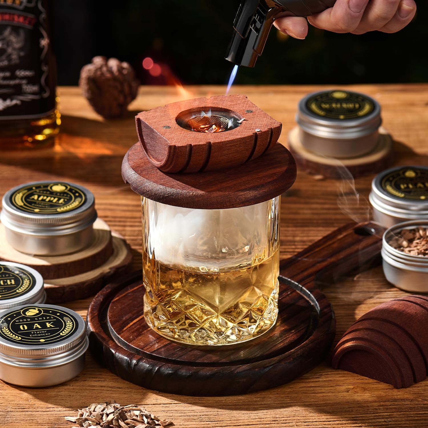 ComboJoy primer plano de la tapa de roble que concentra humo para infusionar bebidas
