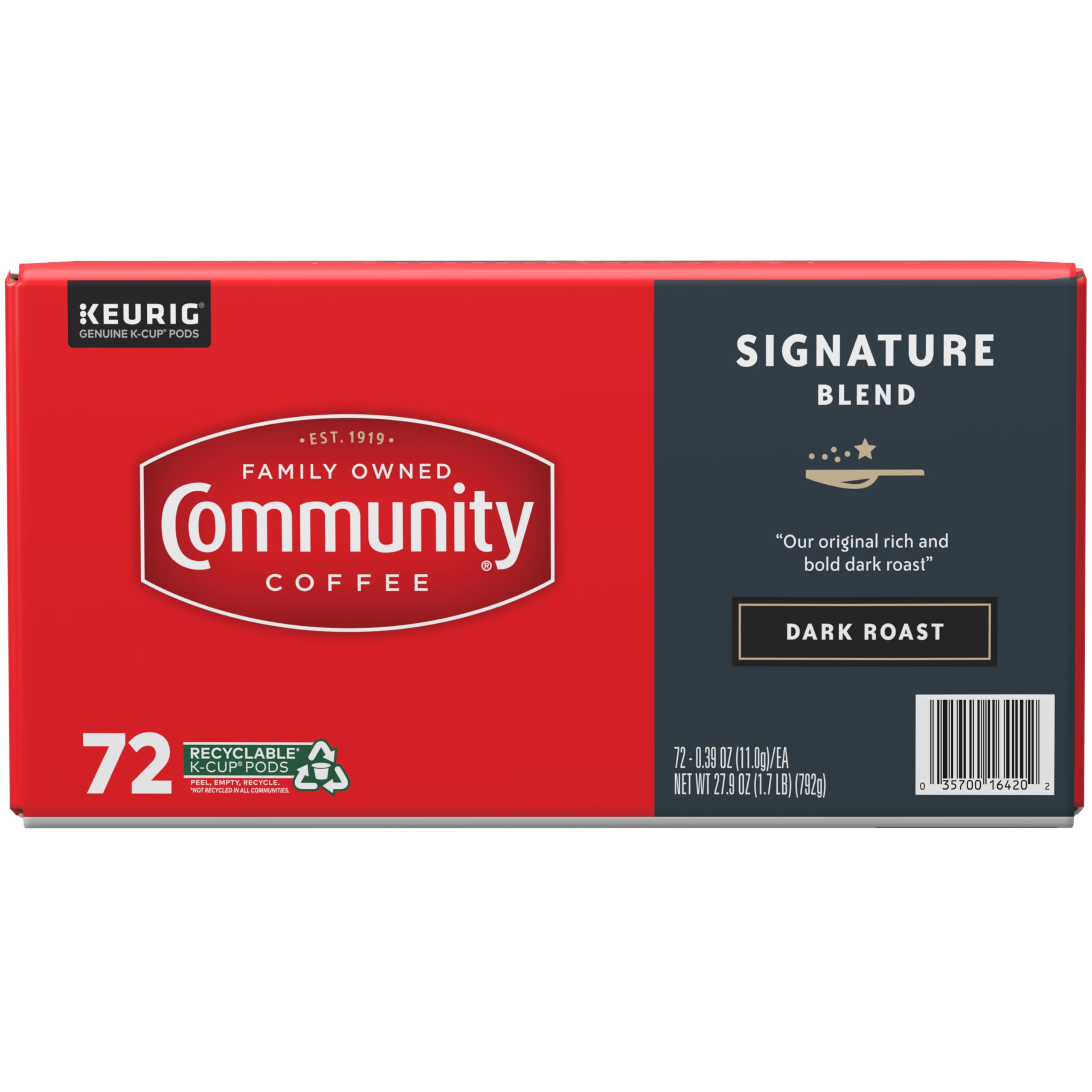 Community Coffee cápsulas en mano para mostrar tamaño y facilidad