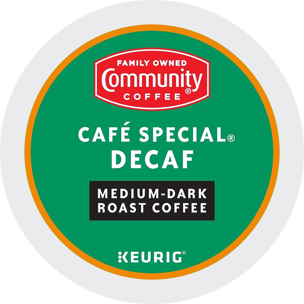 Community Coffee taza servida con crema, sabor suave y cuerpo pleno