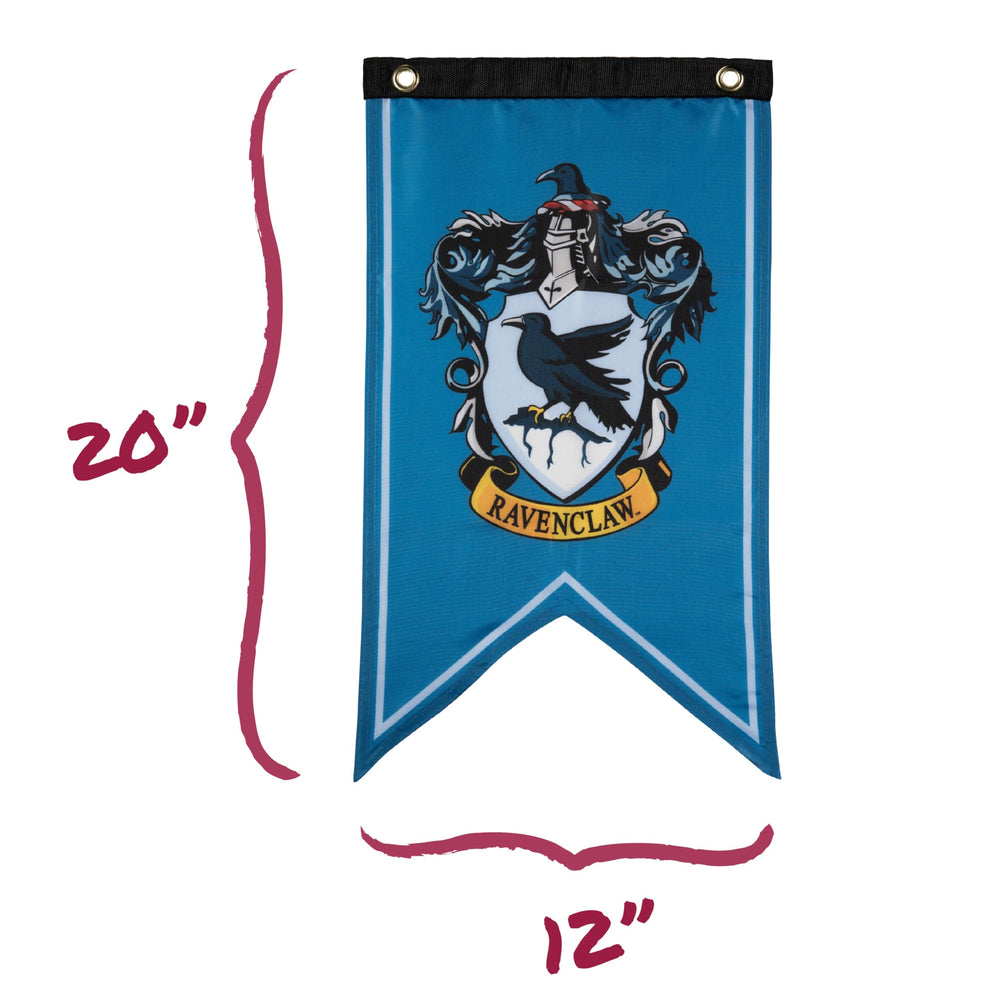 CON*QUEST primer plano del escudo de Hogwarts con colores nítidos
