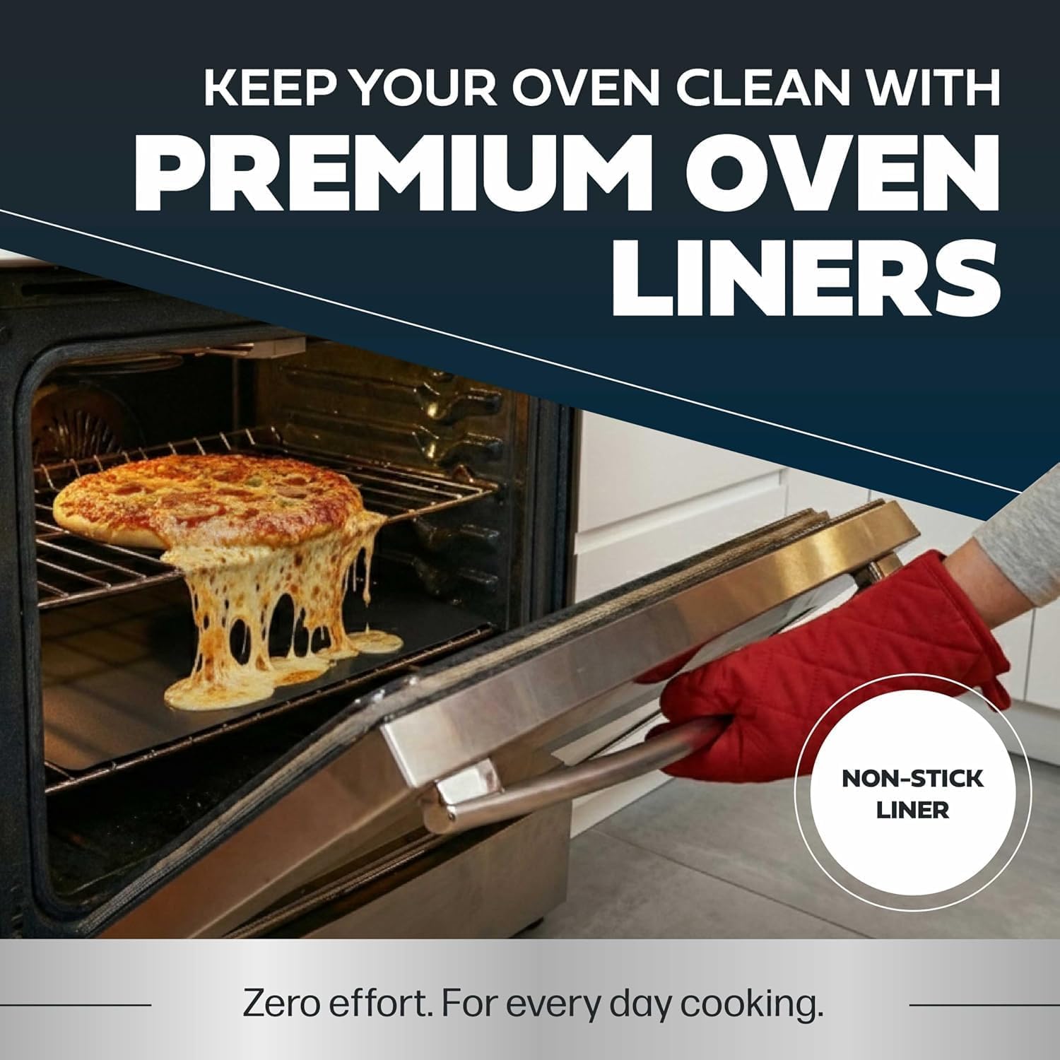 Cooks Innovations alfombrilla en uso dentro del horno atrapando derrames