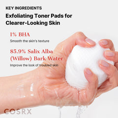 COSRX textura del pad evidenciando la cara suave y la cara exfoliante para uso dual