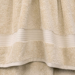 Cotton Paradise toalla de baño extendida mostrando tamaño y presión de fibra