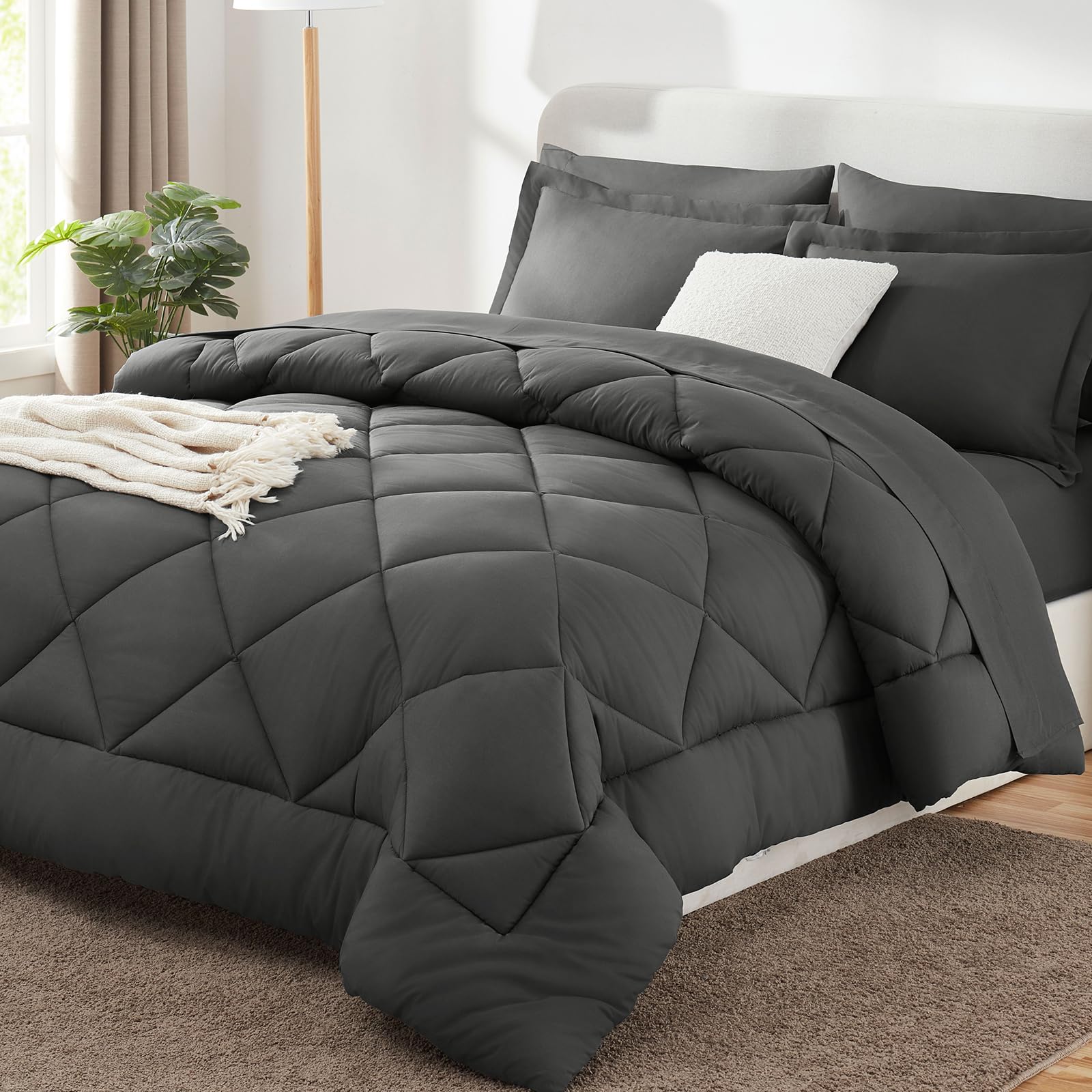 CozyLux edredón frontal gris oscuro muestra cobertura acogedora